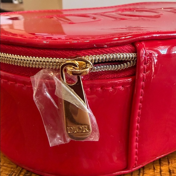 Gorgeous light weight cosmetic bag/ toiletries - Picture 3 of 13